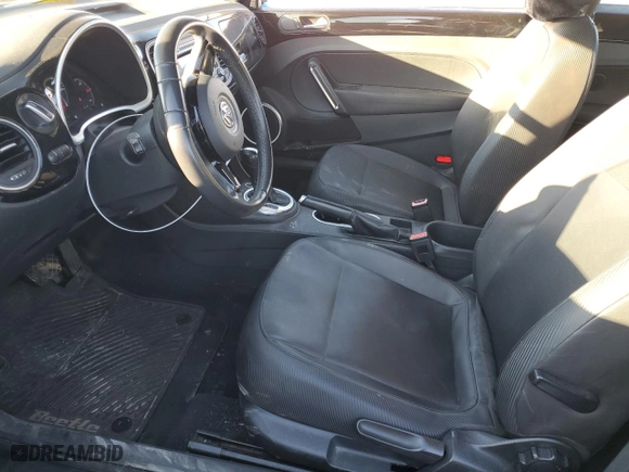2012 Volkswagen Beetle 2.5L w/Sun/Sound/Nav PZEV with VIN 3VWJP7AT0CM645263, listed as a Copart auction lot 42690475 with 166,549 mi miles and Salvage Title. Bid and sale history available at carsss.com. Image 7.