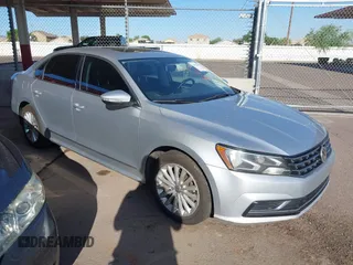 2016 Volkswagen Passat SE z VIN 1VWBT7A38GC032654, wystawiony jako IAAI lot #42433991 z przebiegiem 227 887 mil mil oraz . Historia ofert i sprzedaży dostępna na DreamBid. Obrazek 1.