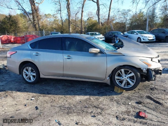 2014 Nissan Altima 2.5 SV with VIN 1N4AL3APXEC155594, listed as a IAAI auction lot 41485561 with 178,918 mi miles. Bid and sale history available at carsss.com. Image 12.