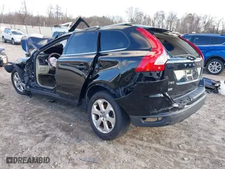 2013 Volvo XC60 3.2L with VIN YV4952DL4D2367869, listed as a IAAI auction lot 40990083 with 1 mi miles. Bid and sale history available at carsss.com. Image 3.