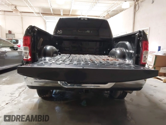 2024 Ram 2500 Tradesman with VIN 3C6UR5CJ5RG251069, listed as a IAAI auction lot 41392042 with 1 mi miles. Bid and sale history available at carsss.com. Image 17.