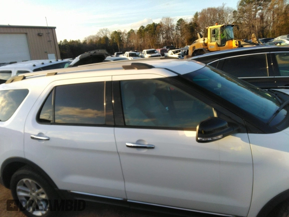 2014 Ford Explorer XLT z VIN 1FM5K8D85EGB54812, wystawiony jako IAAI lot #41104418 z przebiegiem 133 918 mil mil oraz . Historia ofert i sprzedaży dostępna na DreamBid. Obrazek 13.