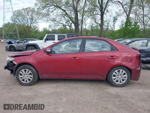 2010 Kia Forte EX z VIN KNAFU4A25A5062713, wystawiony jako IAAI lot #42134087 z przebiegiem 167 620 mil mil oraz . Historia ofert i sprzedaży dostępna na DreamBid. Obrazek 14.