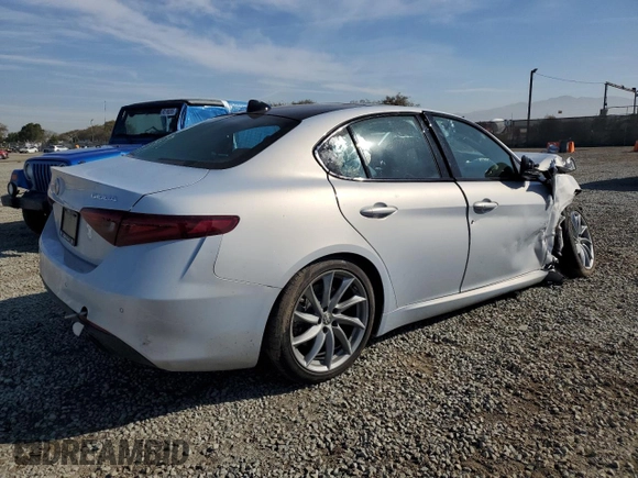 2023 Alfa Romeo Giulia Veloce z VIN ZARFAMBN7P7670885, wystawiony jako Copart lot #45810835 z przebiegiem Nie podano mil oraz Szkoda całkowita • Salvage title. Historia ofert i sprzedaży dostępna na DreamBid. Obrazek 3.