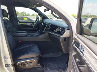 2022 Jeep Wagoneer Series II with VIN 1C4SJUBT2NS181344, listed as a IAAI auction lot 42062809 with 40,389 mi miles and . Bid and sale history available at DreamBid. Image 5.