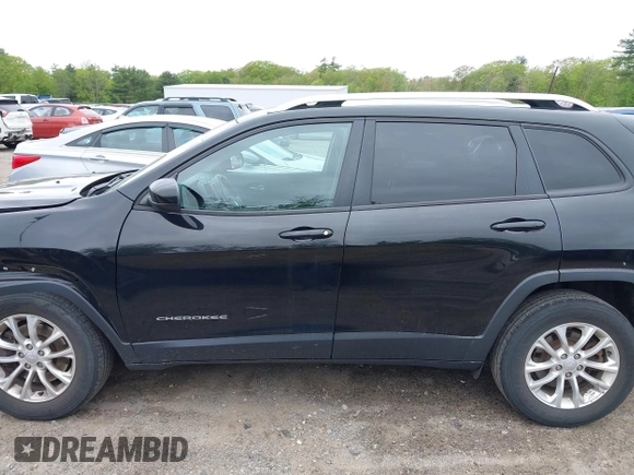 2020 Jeep Cherokee Latitude with VIN 1C4PJMCB8LD607440, listed as a IAAI auction lot 42292035 with 34,939 mi miles and . Bid and sale history available at DreamBid. Image 14.