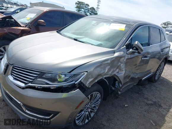 2016 Lincoln MKX Reserve z VIN 2LMTJ6LR7GBL60933, wystawiony jako IAAI lot #41825883 z przebiegiem 148 855 mil mil oraz . Historia ofert i sprzedaży dostępna na DreamBid. Obrazek 6.