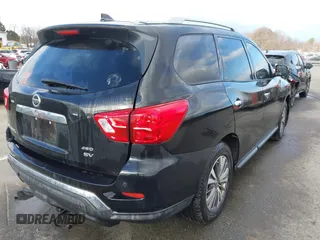 2019 Nissan Pathfinder S z VIN 5N1DR2MM5KC584974, wystawiony jako IAAI lot #41174506 z przebiegiem 76 466 mil mil oraz . Historia ofert i sprzedaży dostępna na DreamBid. Obrazek 4.