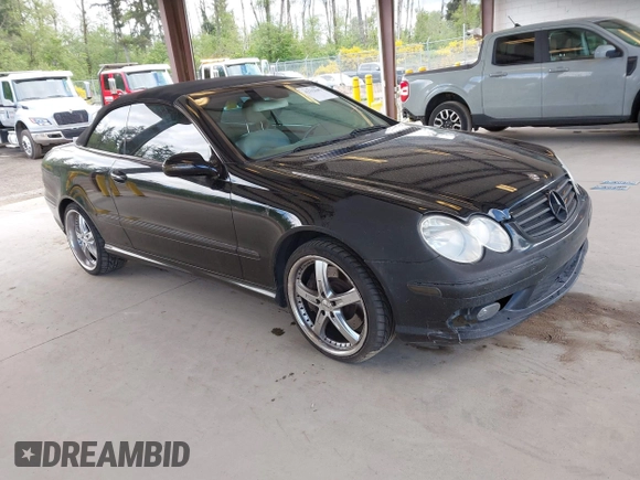 2005 Mercedes-Benz CLK 500 with VIN WDBTK75J55F139609, listed as a IAAI auction lot 42232645 with 136,367 mi miles and . Bid and sale history available at DreamBid. Image 1.