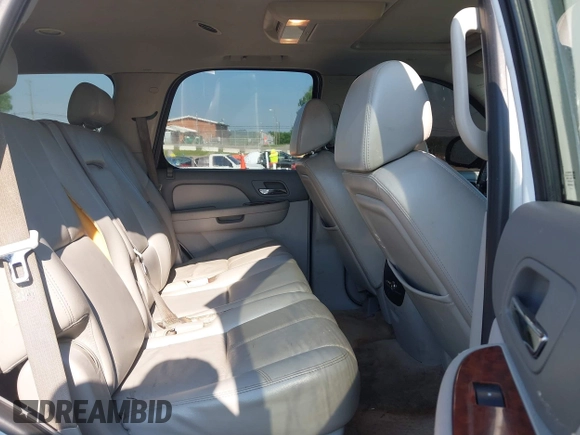 2007 Chevrolet Tahoe LTZ with VIN 1GNFK13057J121978, listed as a IAAI auction lot 42643202 with 240,004 mi miles and . Bid and sale history available at DreamBid. Image 8.
