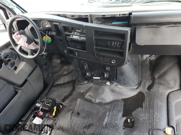 2024 Chevrolet Express Cargo with VIN 1GCWGAFP5R1176615, listed as a Copart auction lot 63656685 with 9,027 mi miles and Clean title. Bid and sale history available at DreamBid. Image 8.