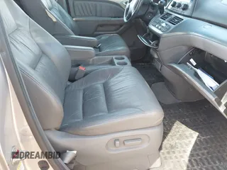 2010 Honda Odyssey EX-L with VIN 5FNRL3H68AB007631, listed as a IAAI auction lot 42064445 with 203,361 mi miles. Bid and sale history available at carsss.com. Image 5.