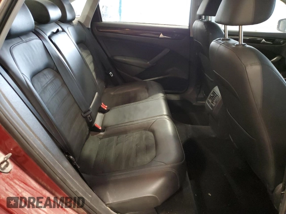 2015 Volkswagen Passat SEL Premium z VIN 1VWCV7A37FC011212, wystawiony jako Copart lot #45244485 z przebiegiem 126 407 mil mil oraz Szkoda całkowita • Salvage title. Historia ofert i sprzedaży dostępna na DreamBid. Obrazek 10.