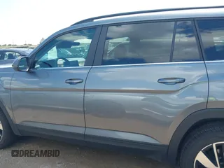 2024 Volkswagen Atlas SE with VIN 1V2HR2CAXRC528423, listed as a IAAI auction lot 42346922 with 38,637 mi miles and . Bid and sale history available at DreamBid. Image 14.