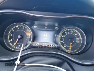 2021 Jeep Cherokee Latitude Lux z VIN 1C4PJMMX5MD206858, wystawiony jako Copart lot #52946925 z przebiegiem 47 495 mil mil oraz Szkoda całkowita • Salvage title. Historia ofert i sprzedaży dostępna na DreamBid. Obrazek 9.
