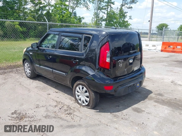 2013 Kia Soul with VIN KNDJT2A52D7631573, listed as a IAAI auction lot 42146142 with 189,687 mi miles and . Bid and sale history available at DreamBid. Image 3.