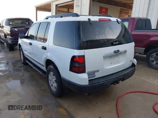 2006 Ford Explorer XLS with VIN 1FMEU62EX6ZA02330, listed as a IAAI auction lot 41981901 with 215,299 mi miles. Bid and sale history available at carsss.com. Image 3.