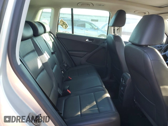 2010 Volkswagen Tiguan SEL with VIN WVGBV7AX2AW528387, listed as a Copart auction lot 87952095 with 110,249 mi miles and Non Repairable. Bid and sale history available at DreamBid. Image 11.