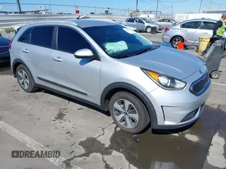 2018 Kia Niro LX with VIN KNDCB3LC9J5157481, listed as a IAAI auction lot 41682191 with 92,578 mi miles. Bid and sale history available at carsss.com. Image 1.