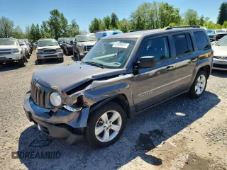 2017 Jeep Patriot Latitude with VIN 1C4NJPFB3HD184651, listed as a Copart auction lot 62400495 with 81,932 mi miles and Clean title. Bid and sale history available at DreamBid. Image 1.