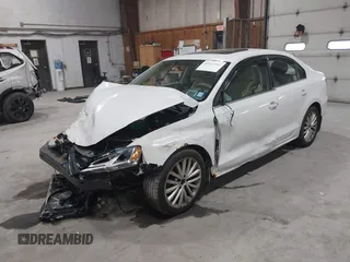 2011 Volkswagen Jetta SEL with VIN 3VWLZ7AJ3BM392813, listed as a IAAI auction lot 41922952 with 194,533 mi miles and . Bid and sale history available at DreamBid. Image 17.