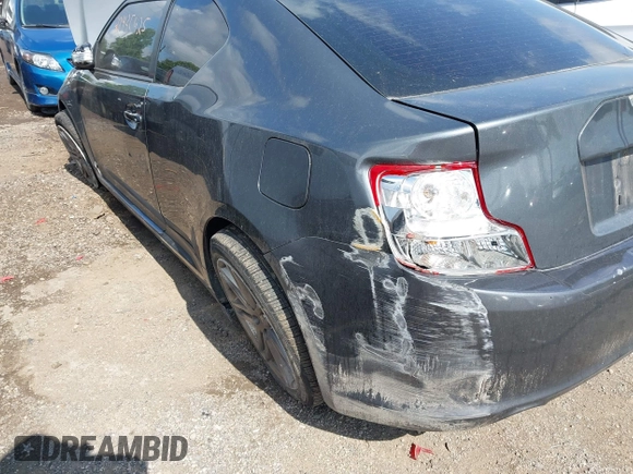2011 Scion tC z VIN JTKJF5C74B3008878, wystawiony jako IAAI lot #42435425 z przebiegiem 152 737 mil mil oraz . Historia ofert i sprzedaży dostępna na DreamBid. Obrazek 6.