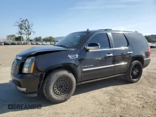 2008 Cadillac Escalade z VIN 1GYFK63808R180204, wystawiony jako Copart lot #55704295 z przebiegiem 156 101 mil mil oraz Szkoda całkowita • Salvage title. Historia ofert i sprzedaży dostępna na DreamBid. Obrazek 1.