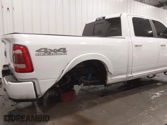 2019 Ram 2500 Laramie z VIN 3C6UR5FL7KG657180, wystawiony jako IAAI lot #41714476 z przebiegiem 97 334 mil mil oraz . Historia ofert i sprzedaży dostępna na DreamBid. Obrazek 6.