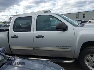 2010 Chevrolet Silverado 1500 LT with VIN 3GCRKSE38AG295412, listed as a IAAI auction lot 42042720 with 170,875 mi miles and . Bid and sale history available at DreamBid. Image 14.