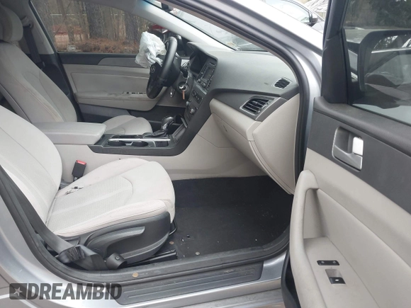 2015 Hyundai Sonata SE with VIN 5NPE24AF6FH160079, listed as a IAAI auction lot 41952638 with 164,497 mi miles and . Bid and sale history available at DreamBid. Image 5.