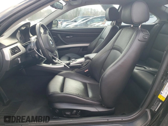 2011 BMW 3 Series 335i xDrive с VIN WBAKF9C51BE262129, выставлен на аукционе Copart как лот 52133195 с пробегом 99 942 миль миль и Чистый • Clean title. История ставок и продаж доступна на DreamBid. Изображение 7.