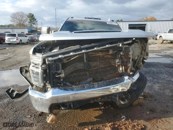 2022 Chevrolet Silverado 3500HD LTZ with VIN 1GC4YUEY1NF163633, listed as a Copart auction lot 84660714 with 121,857 mi miles and Salvage Title. Bid and sale history available at carsss.com. Image 5.