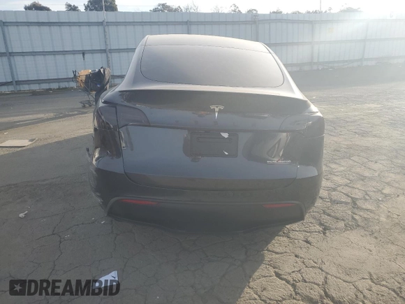 2024 Tesla Model Y Performance z VIN 7SAYGDEF3RF078535, wystawiony jako Copart lot #45749495 z przebiegiem 8 852 mil mil oraz Szkoda całkowita • Salvage title. Historia ofert i sprzedaży dostępna na DreamBid. Obrazek 6.