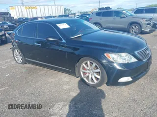 2009 Lexus LS 460 z VIN JTHCL46F895001922, wystawiony jako IAAI lot #42273978 z przebiegiem Nie podano mil oraz . Historia ofert i sprzedaży dostępna na DreamBid. Obrazek 1.