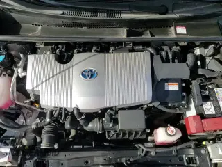 2021 Toyota Prius LE with VIN JTDKAMFP3M3171489, listed as a Copart auction lot 71753175 with 54,076 mi miles and Salvage title. Bid and sale history available at DreamBid. Image 13.