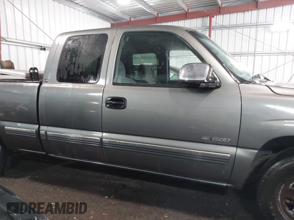 2002 Chevrolet Silverado 1500 LS with VIN 2GCEC19V021362192, listed as a IAAI auction lot 42169190 with 147,238 mi miles and . Bid and sale history available at DreamBid. Image 13.