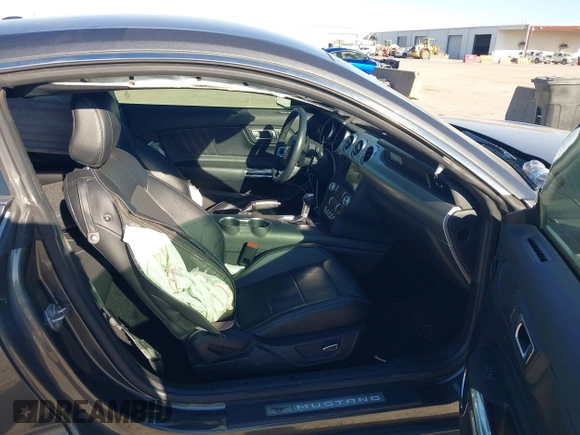 2019 Ford Mustang EcoBoost with VIN 1FA6P8TH7K5154190, listed as a IAAI auction lot 41386490 with 43,527 mi miles and . Bid and sale history available at carsss.com. Image 5.
