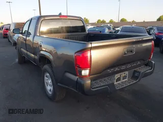 2020 Toyota Tacoma SR with VIN 3TYRX5GN0LT000913, listed as a IAAI auction lot 42520385 with 44,381 mi miles and . Bid and sale history available at DreamBid. Image 3.