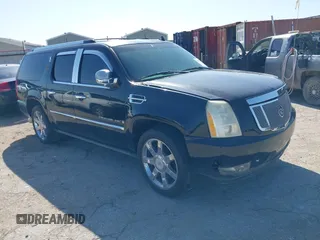 2007 Cadillac Escalade ESV with VIN 1GYFK66857R429719, listed as a IAAI auction lot 41757157 with 232,590 mi miles. Bid and sale history available at carsss.com. Image 1.