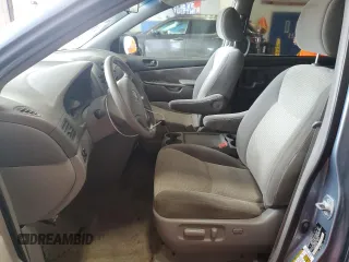 2010 Toyota Sienna CE с VIN 5TDKK4CC8AS295122, выставлен на аукционе Copart как лот 62833884 с пробегом 168 020 миль миль и Списание • Salvage title. История ставок и продаж доступна на DreamBid. Изображение 7.