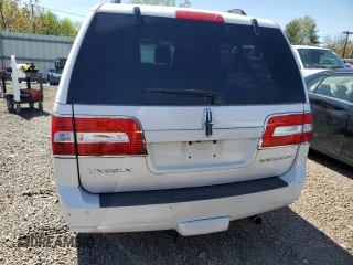 2013 Lincoln Navigator z VIN 5LMJJ3J50DEL03522, wystawiony jako Copart lot #54768335 z przebiegiem 137 326 mil mil oraz Czysty tytuł • Clean title. Historia ofert i sprzedaży dostępna na DreamBid. Obrazek 6.
