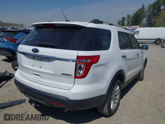 2014 Ford Explorer XLT with VIN 1FM5K7D81EGB44949, listed as a IAAI auction lot 41905062 with 282,358 mi miles. Bid and sale history available at carsss.com. Image 4.