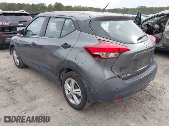 2020 Nissan Kicks S z VIN 3N1CP5BV9LL530914, wystawiony jako IAAI lot #41963479 z przebiegiem 93 062 mil mil oraz . Historia ofert i sprzedaży dostępna na DreamBid. Obrazek 3.