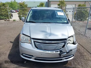 2012 Chrysler Town & Country Touring z VIN 2C4RC1BG8CR107225, wystawiony jako IAAI lot #42092759 z przebiegiem 132 797 mil mil oraz . Historia ofert i sprzedaży dostępna na DreamBid. Obrazek 12.