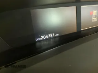 2020 Toyota Prius L Eco z VIN JTDKARFU2L3107977, wystawiony jako IAAI lot #42571708 z przebiegiem 204 781 mil mil oraz . Historia ofert i sprzedaży dostępna na DreamBid. Obrazek 1.