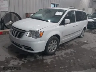 2016 Chrysler Town & Country Touring with VIN 2C4RC1BG1GR147670, listed as a IAAI auction lot 41600937 with 183,772 mi miles. Bid and sale history available at carsss.com. Image 18.