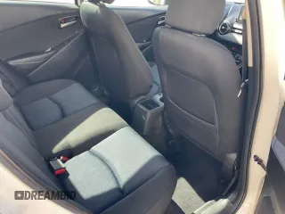 2016 Scion iA z VIN 3MYDLBZV1GY131376, wystawiony jako Copart lot #58874725 z przebiegiem 113 080 mil mil oraz Tytuł czysty. Historia ofert i sprzedaży dostępna na DreamBid. Obrazek 6.