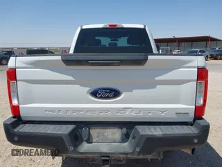 2017 Ford F-250 XLT с VIN 1FT7X2B6XHEF24648, выставлен на аукционе IAAI как лот 42256826 с пробегом 107 678 миль миль и . История ставок и продаж доступна на DreamBid. Изображение 16.