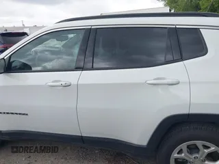 2024 Jeep Compass Latitude with VIN 3C4NJDBN9RT100598, listed as a IAAI auction lot 42541564 with 25,447 mi miles and . Bid and sale history available at DreamBid. Image 13.