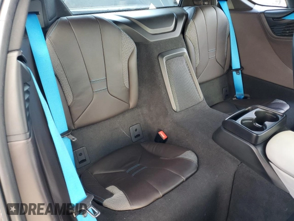2016 BMW i8 z VIN WBY2Z2C54GV675234, wystawiony jako Copart lot #74126583 z przebiegiem 6272 mil mil oraz Szkody całkowita. Historia ofert i sprzedaży dostępna na DreamBid. Obrazek 10.